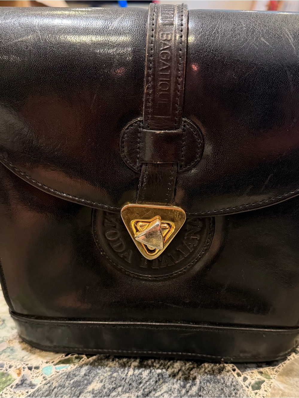 Vintage Moda Italiana Black Leather Crossbody with Gold-Tone Turn Lock